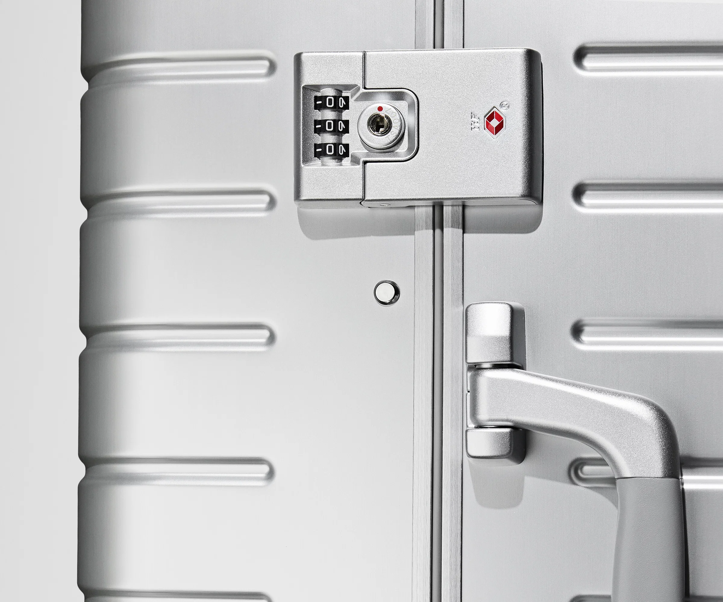 The Carry-On: Aluminum Edition in Silver - Image 4
