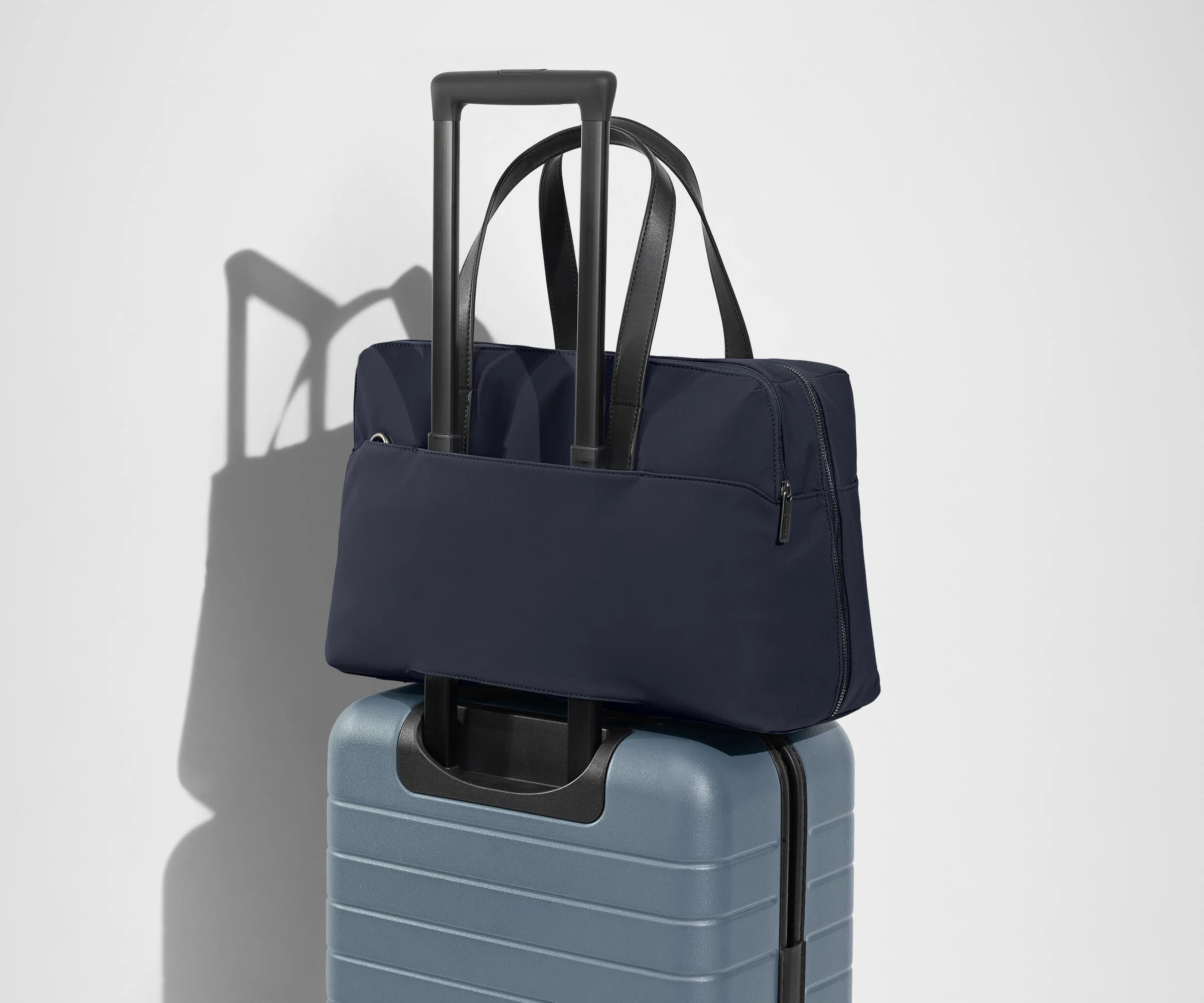 The Everywhere Bag in Navy Blue - Image 8