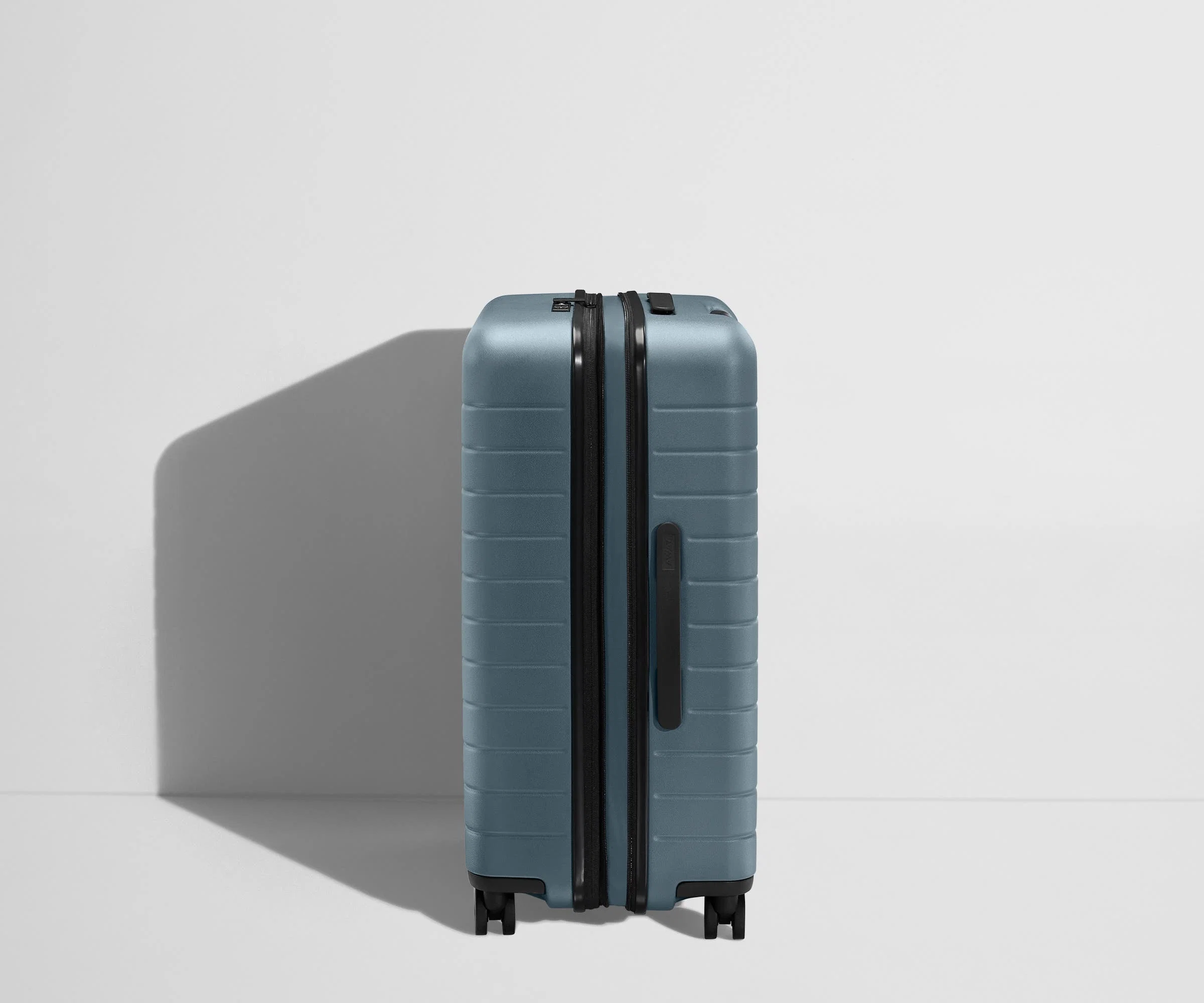 The Medium Flex in Coast Blue - Image 3