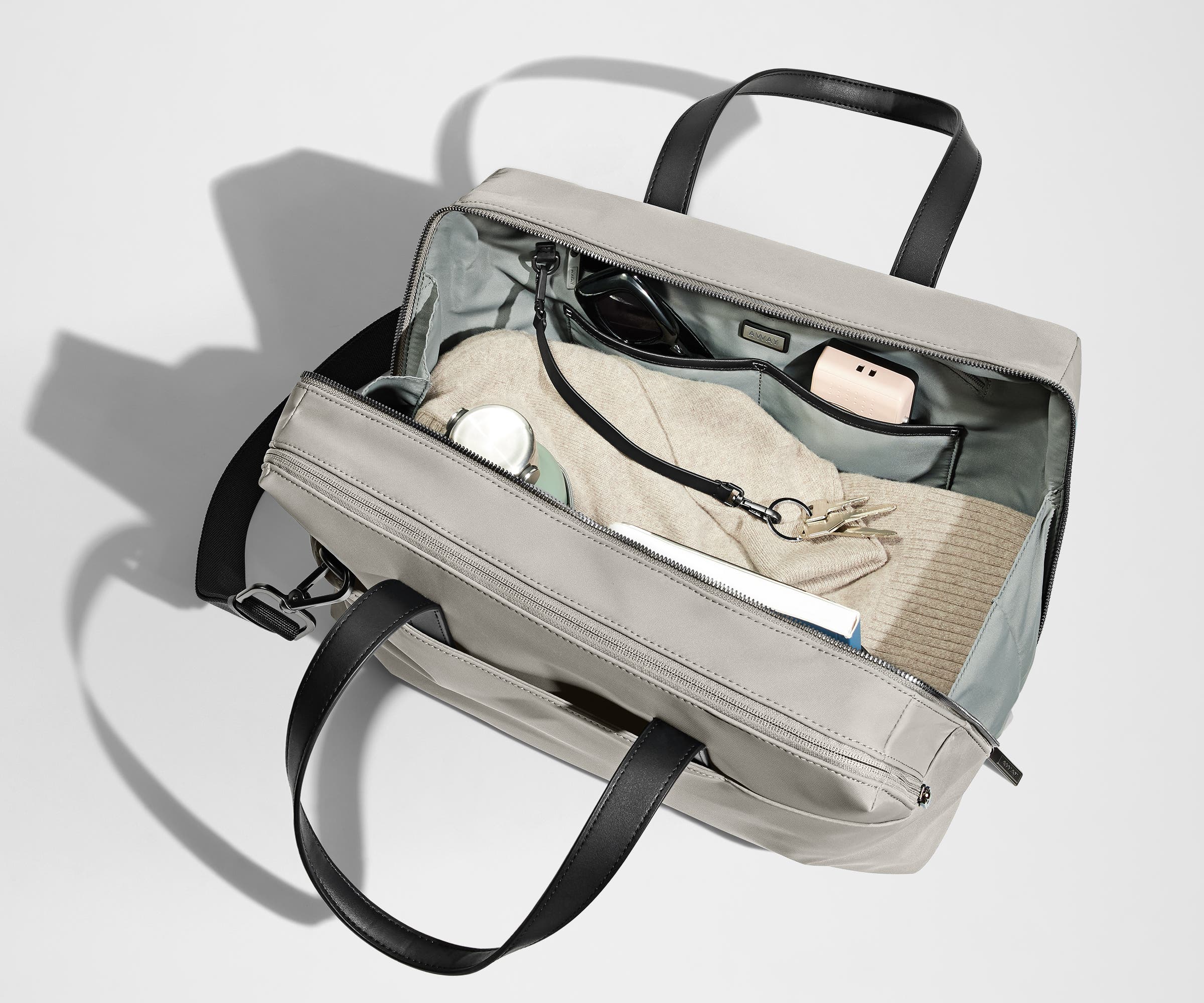 The Everywhere Bag in Cloud Gray - Image 4