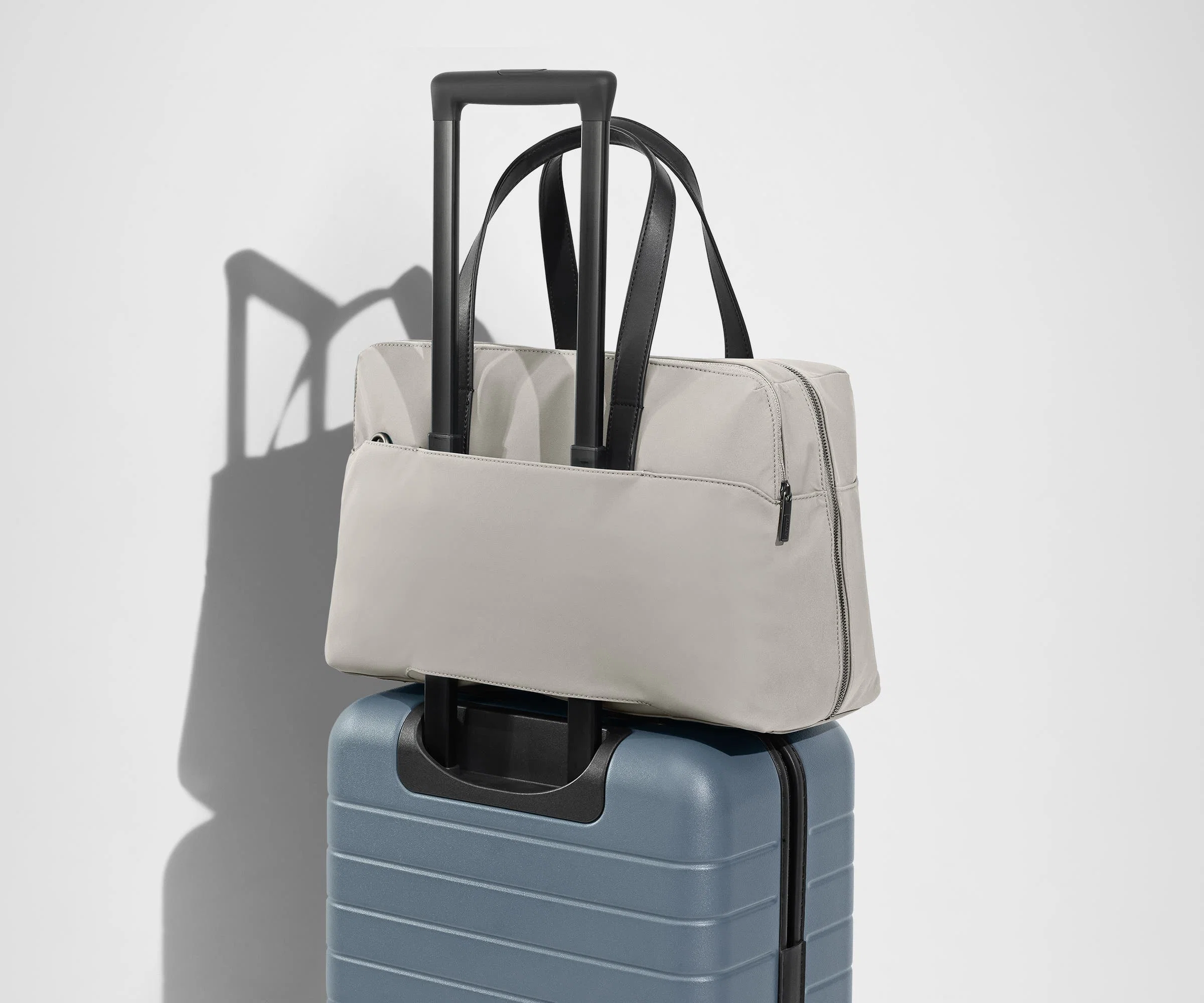 The Everywhere Bag in Cloud Gray - Image 8