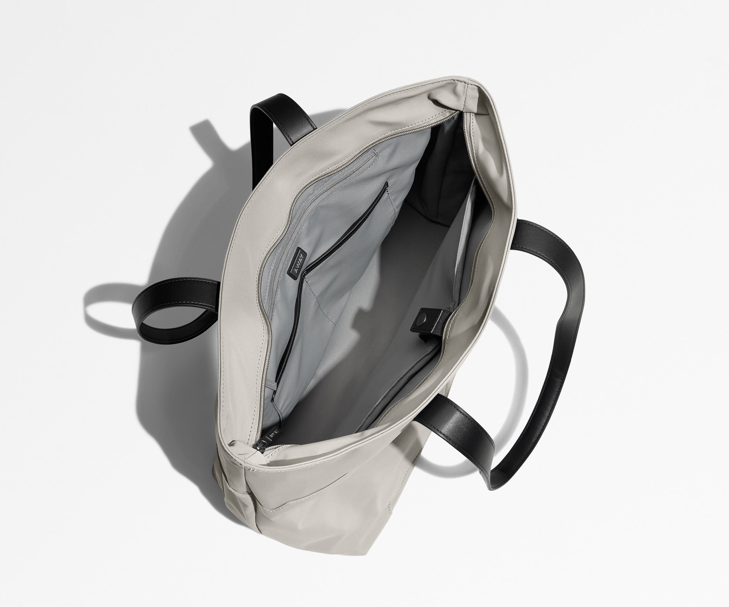 The Everywhere Tote in Cloud Gray - Image 3