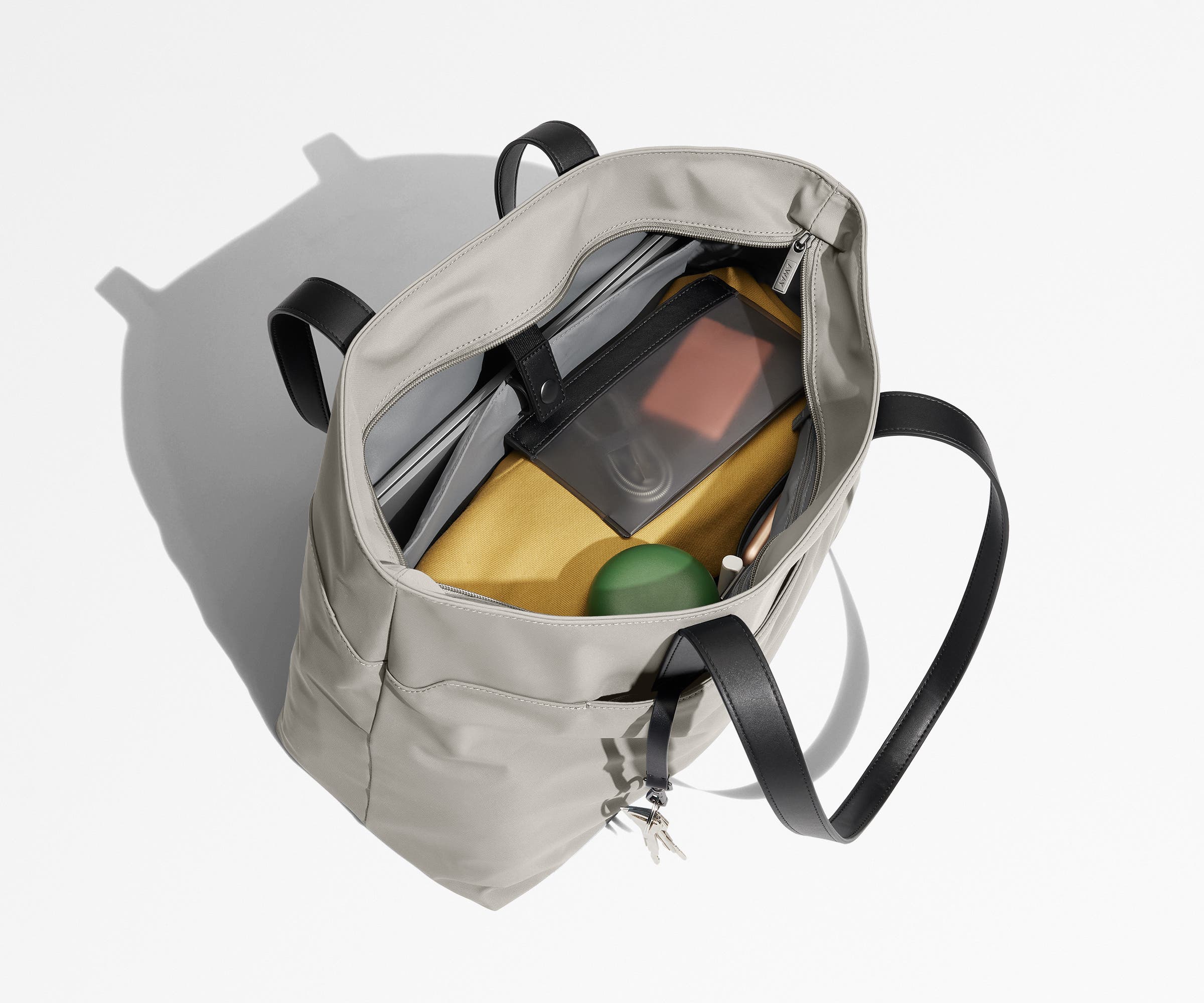 The Everywhere Tote in Cloud Gray - Image 4