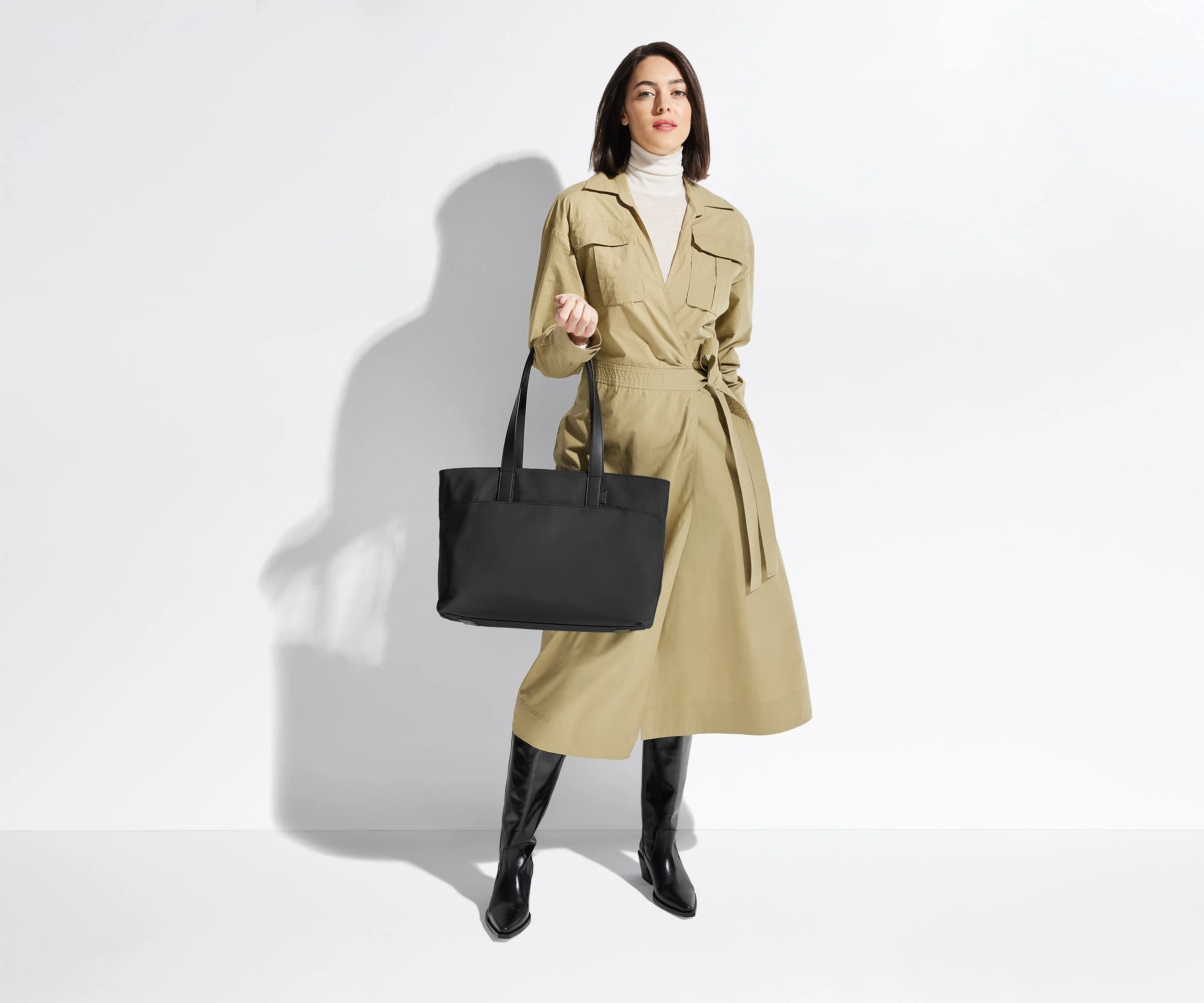 The Everywhere Tote in Navy Blue - Image 5