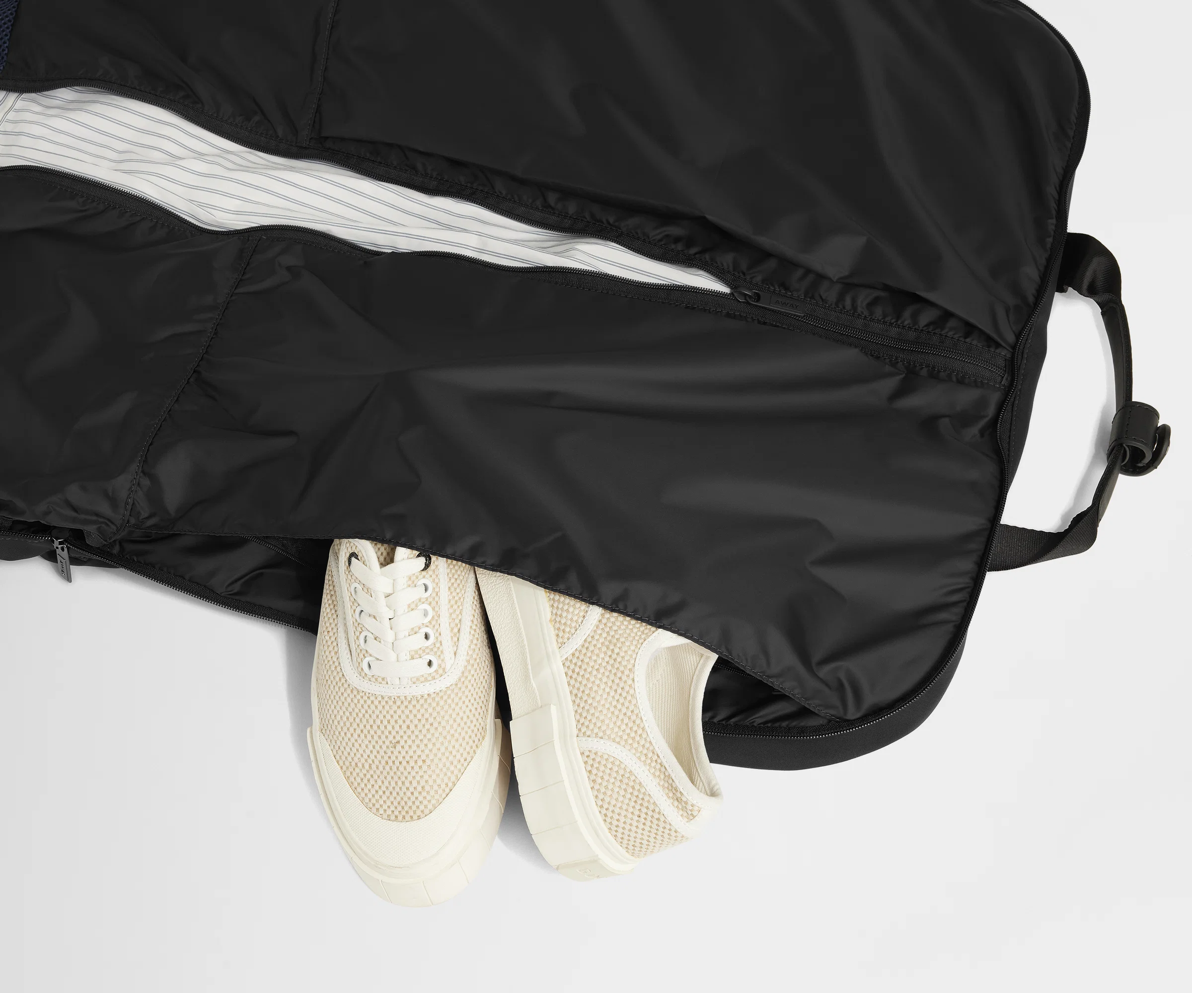Garment Bag in Jet Black - Image 4