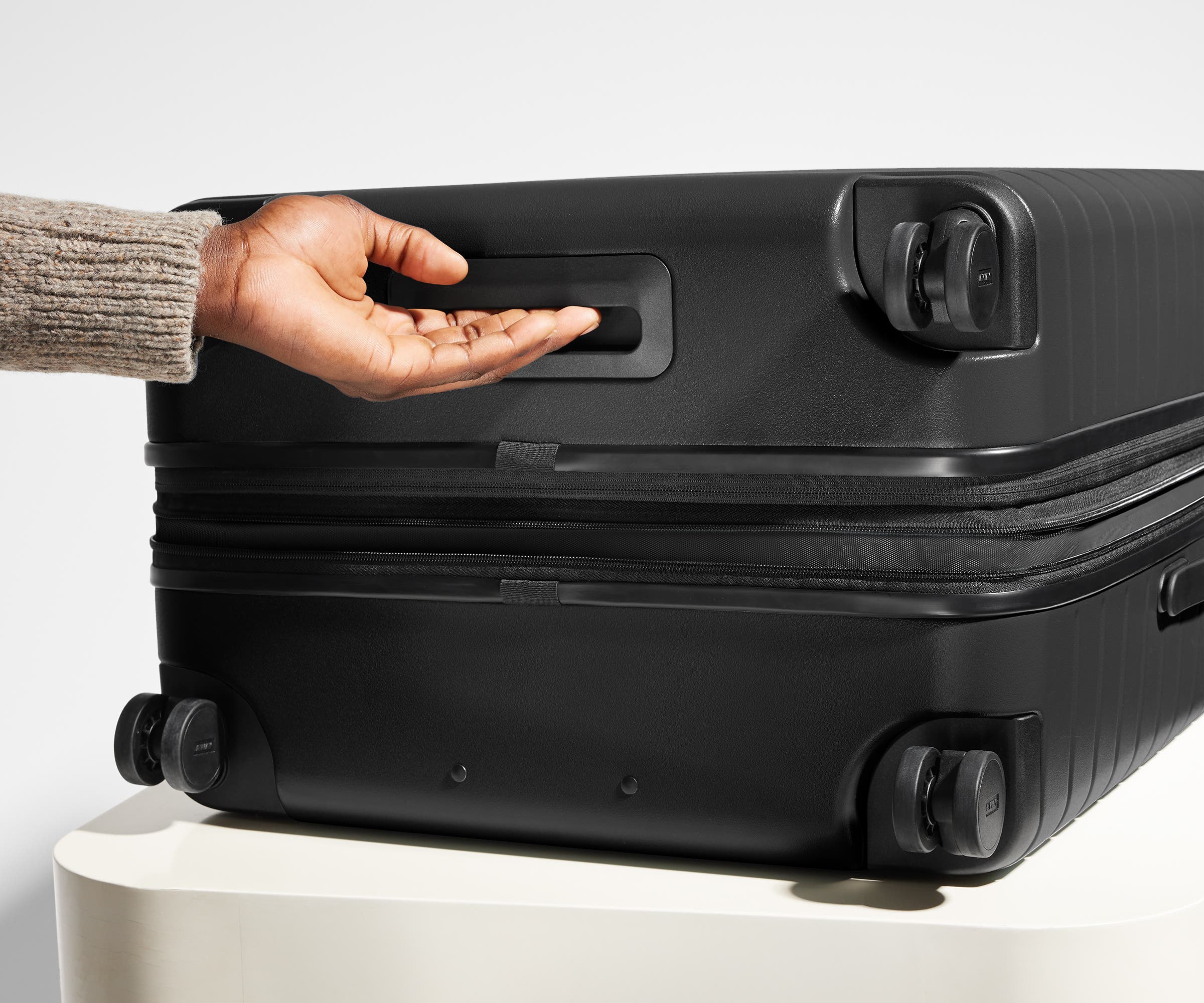 The Large Flex in Jet Black - Image 7