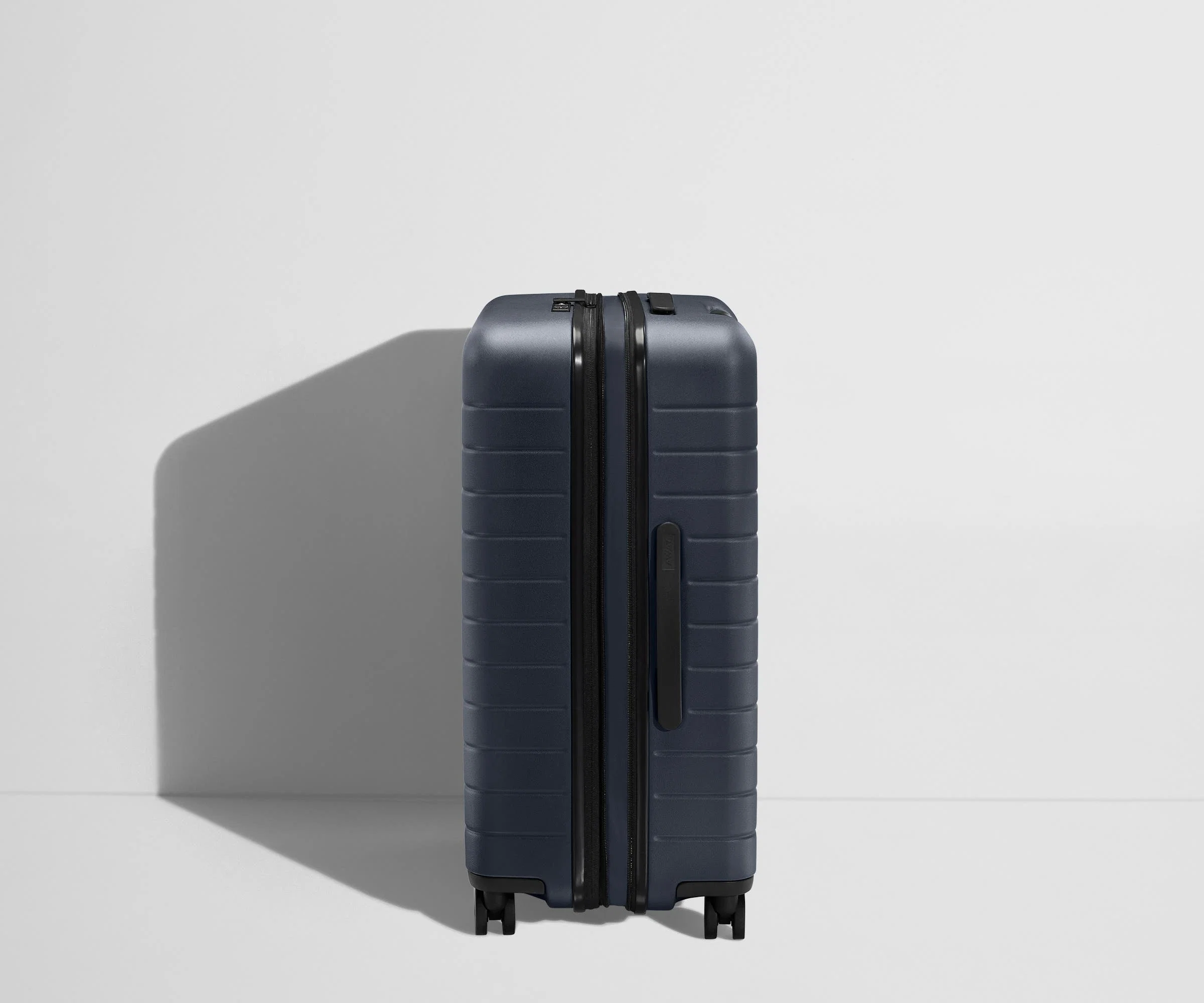 The Medium Flex in Navy Blue - Image 3