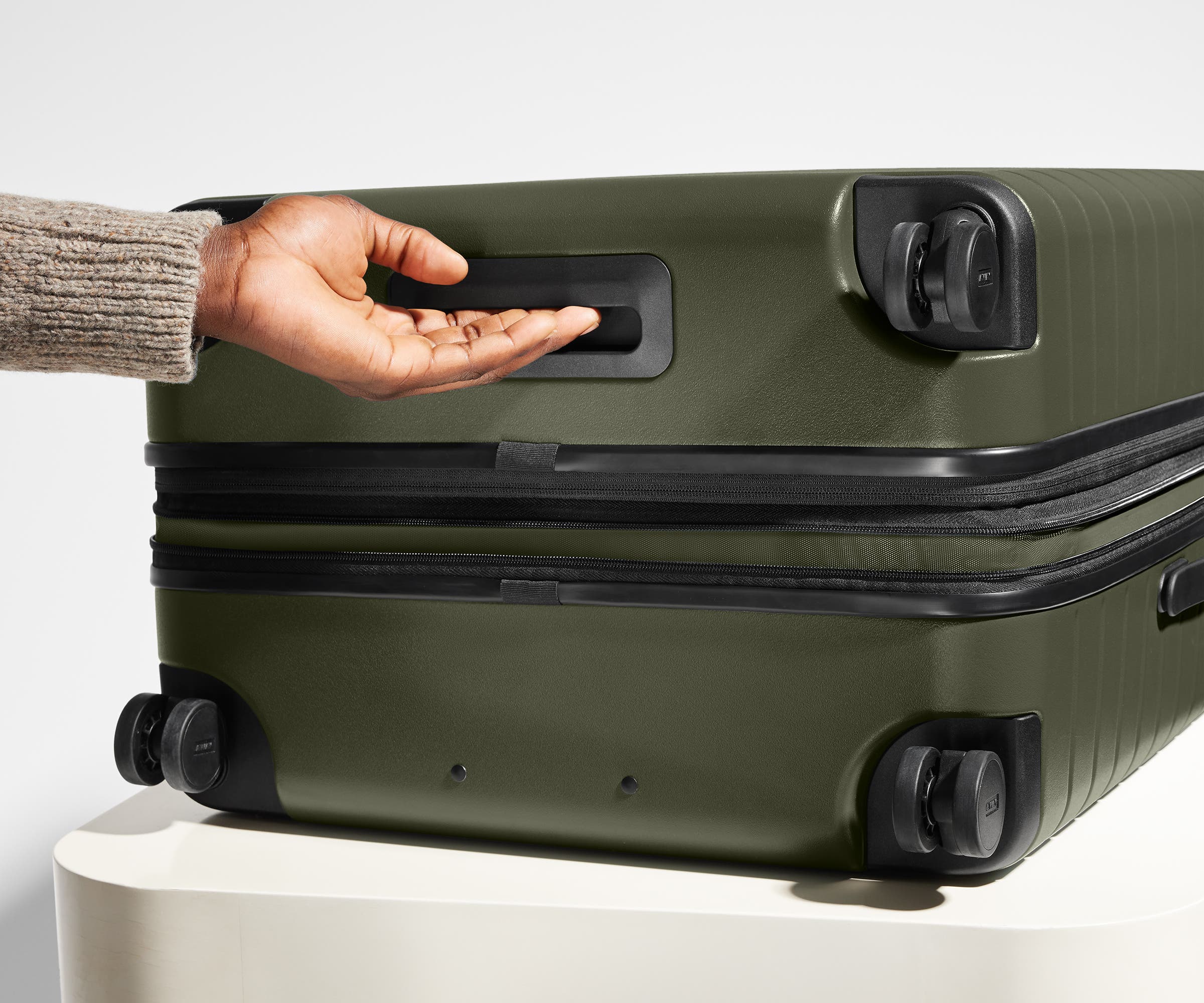 The Medium Flex in Olive Green - Image 7
