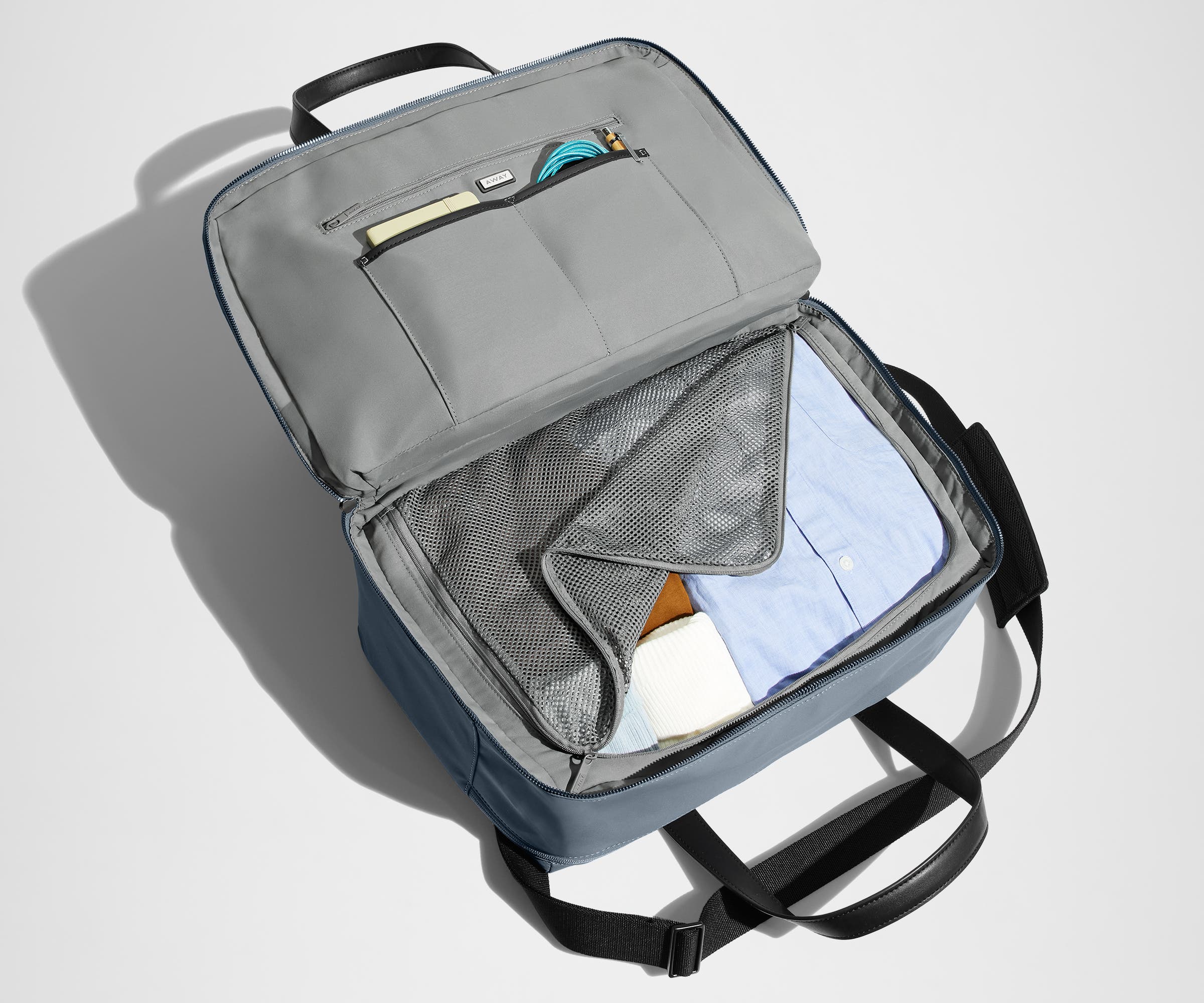 The Overnight Bag in Coast Blue - Image 3