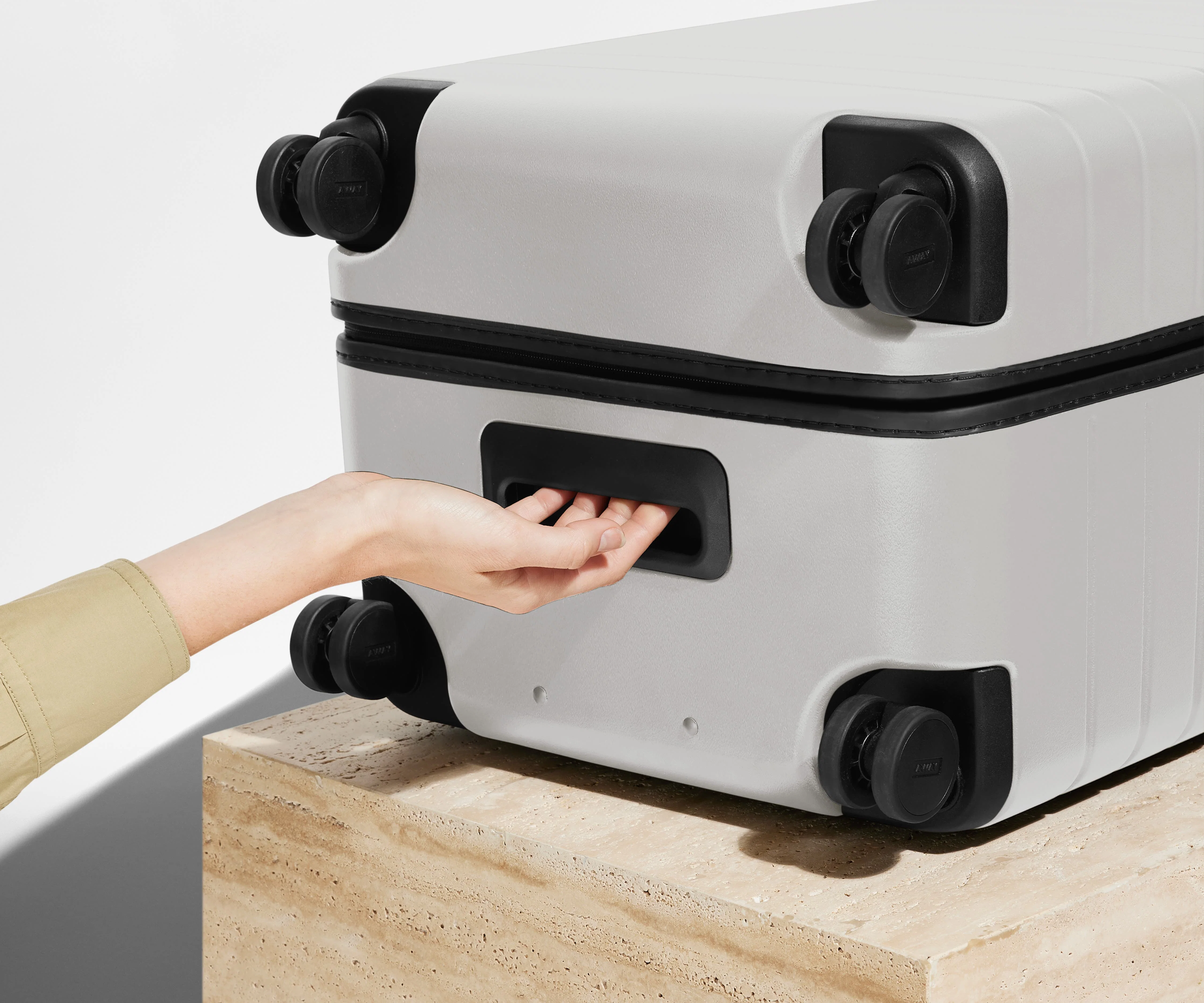 The Trunk in Cloud Gray - Image 6