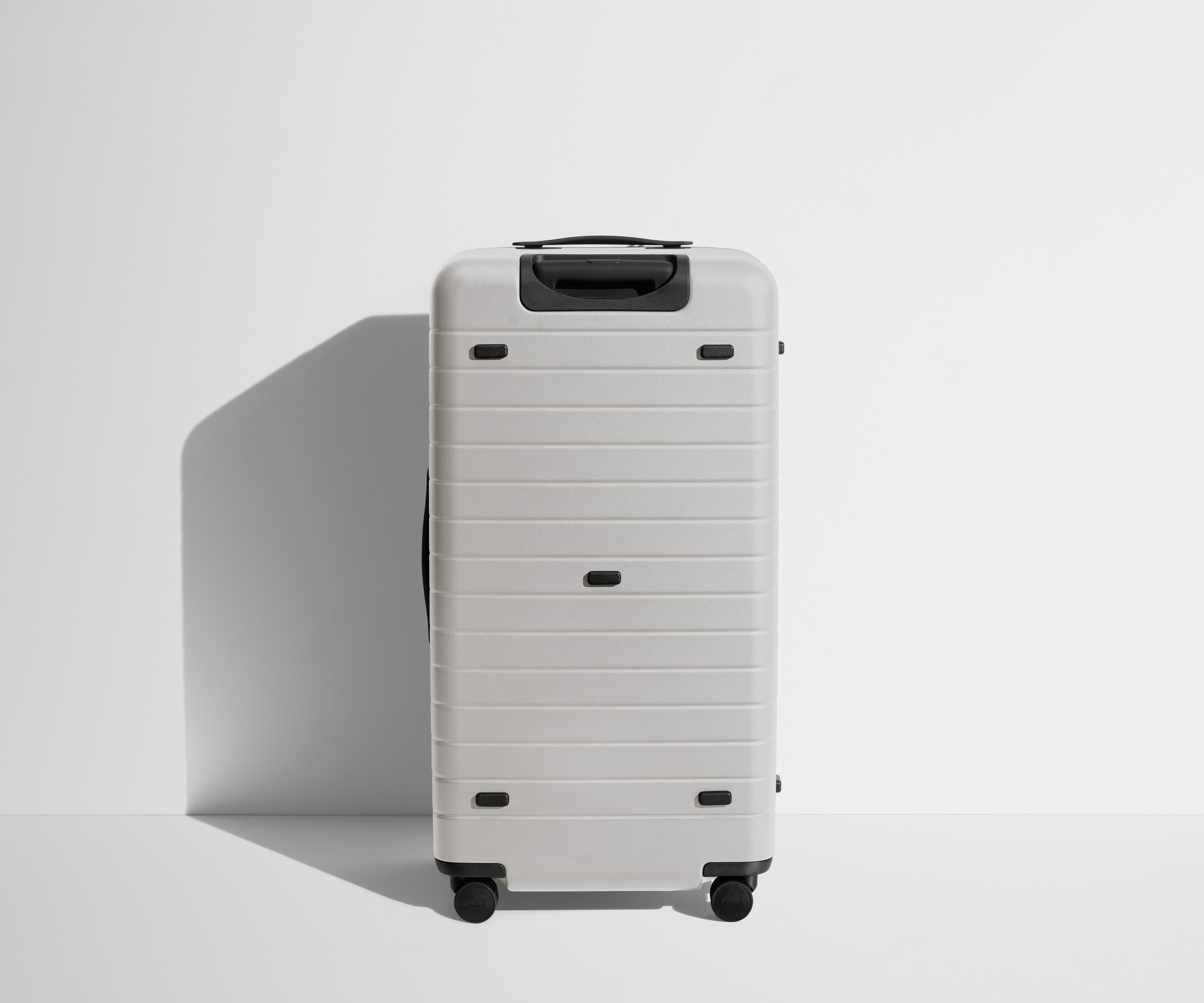 The Trunk in Cloud Gray - Image 7