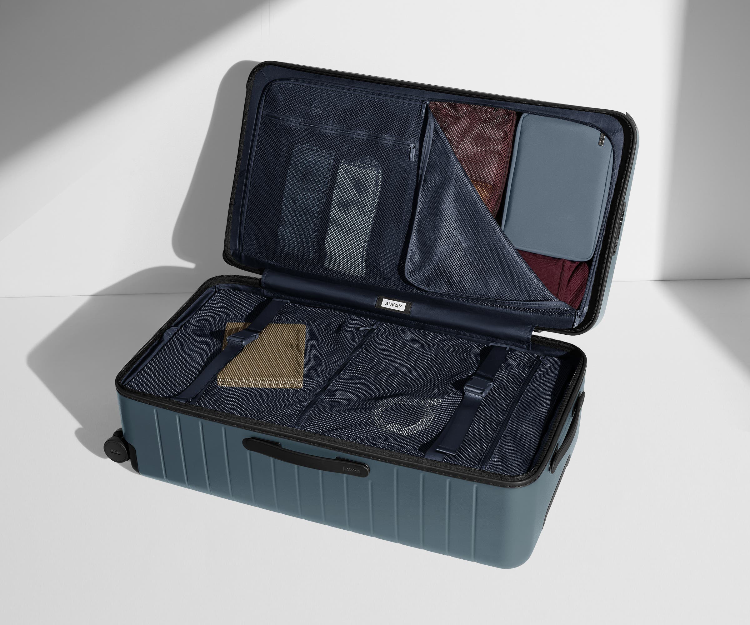 The Trunk in Coast Blue - Image 5
