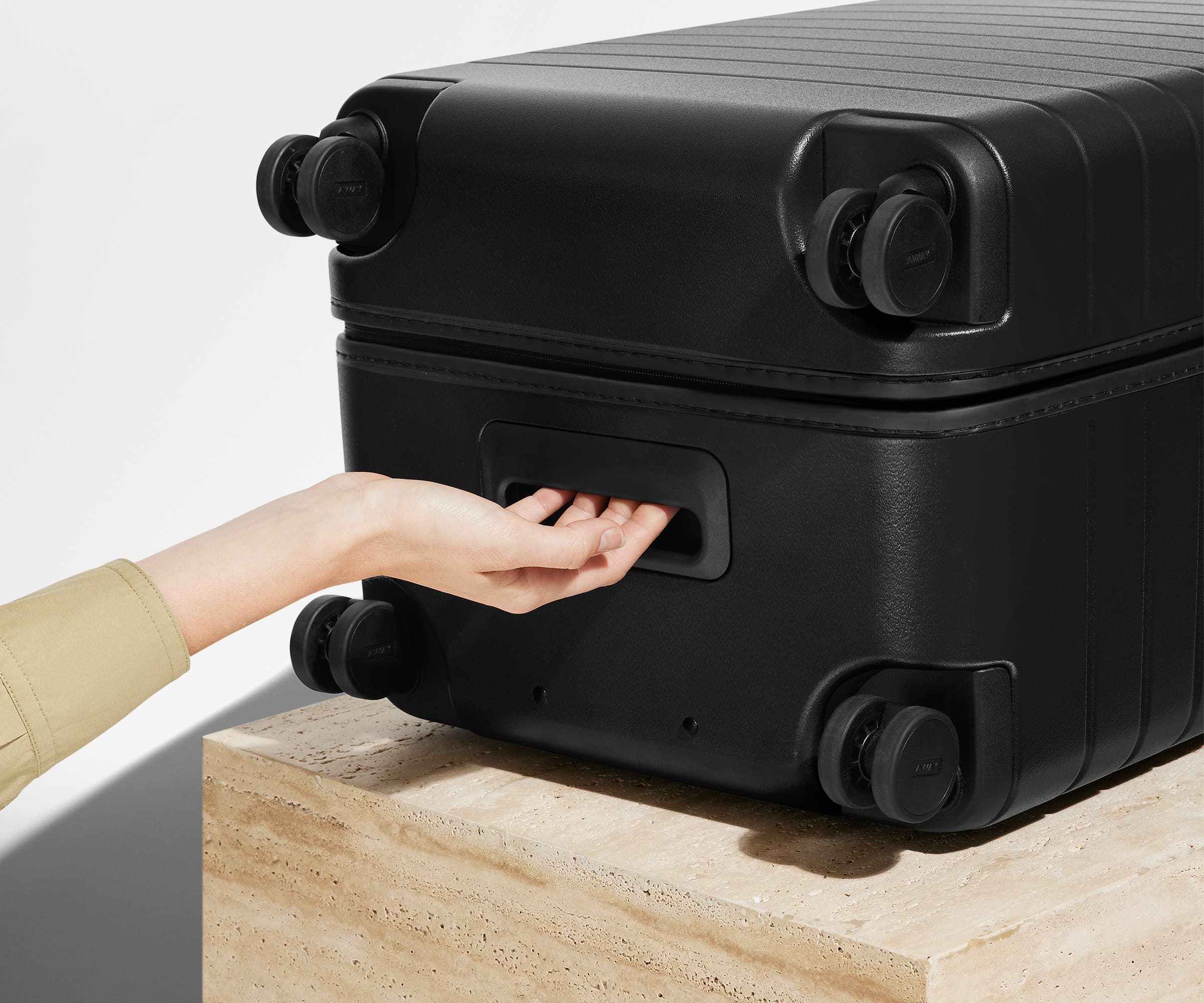 The Trunk in Jet Black - Image 6