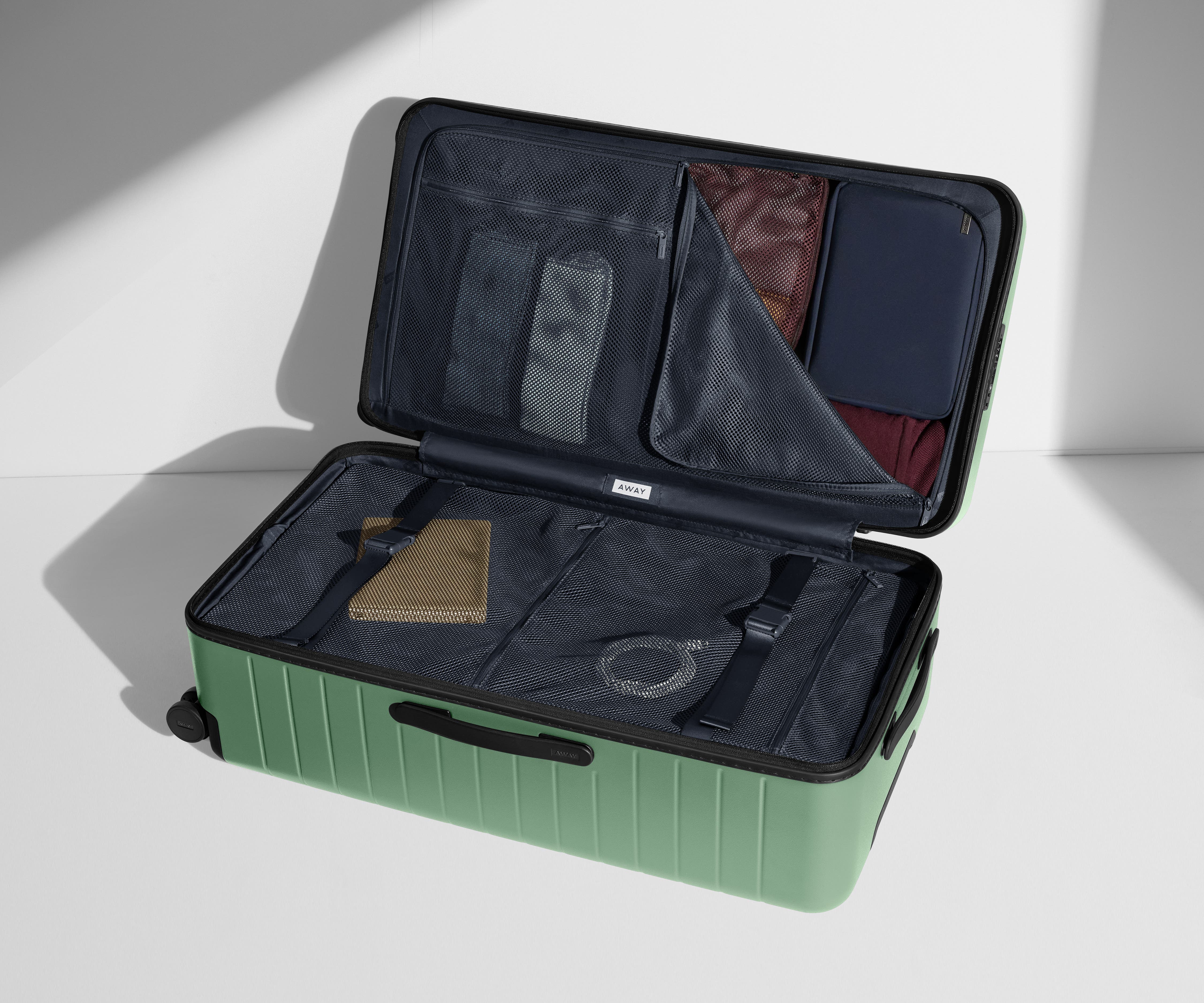 The Trunk in Sea Green - Image 5