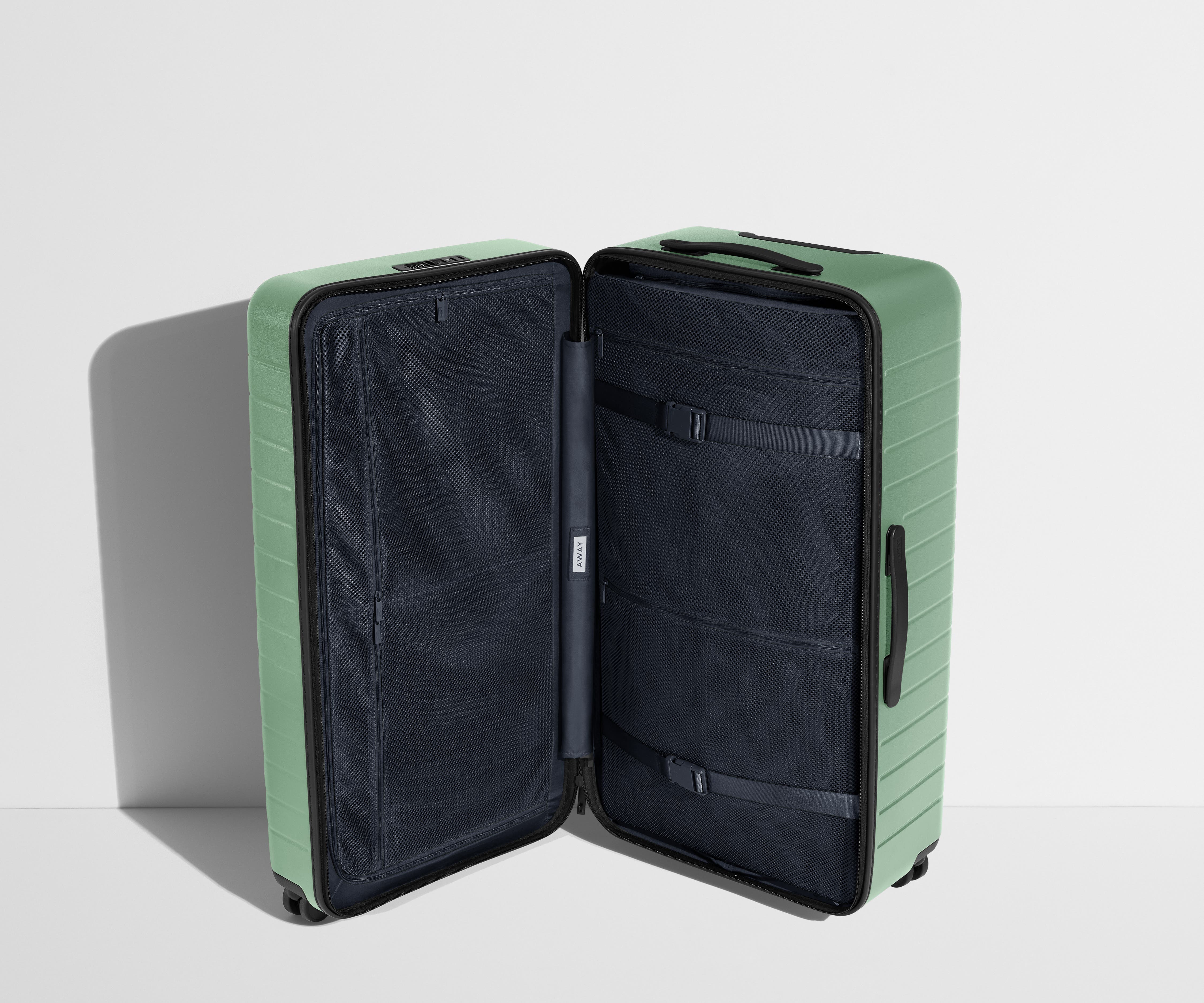 The Trunk in Sea Green - Image 9